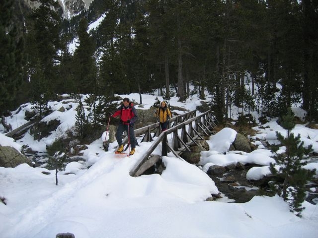  im Schnee mit Schneeschuhen 